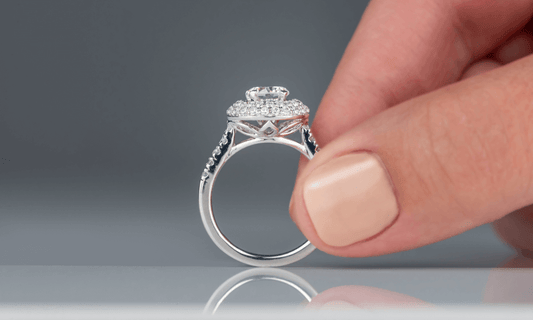 How Can You Choose Minimalist Engagement Rings?