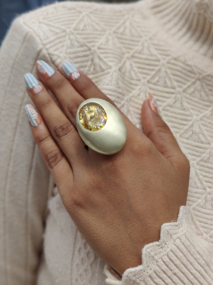 Adjustable Gold Leaf Ring with Oval Shape Design