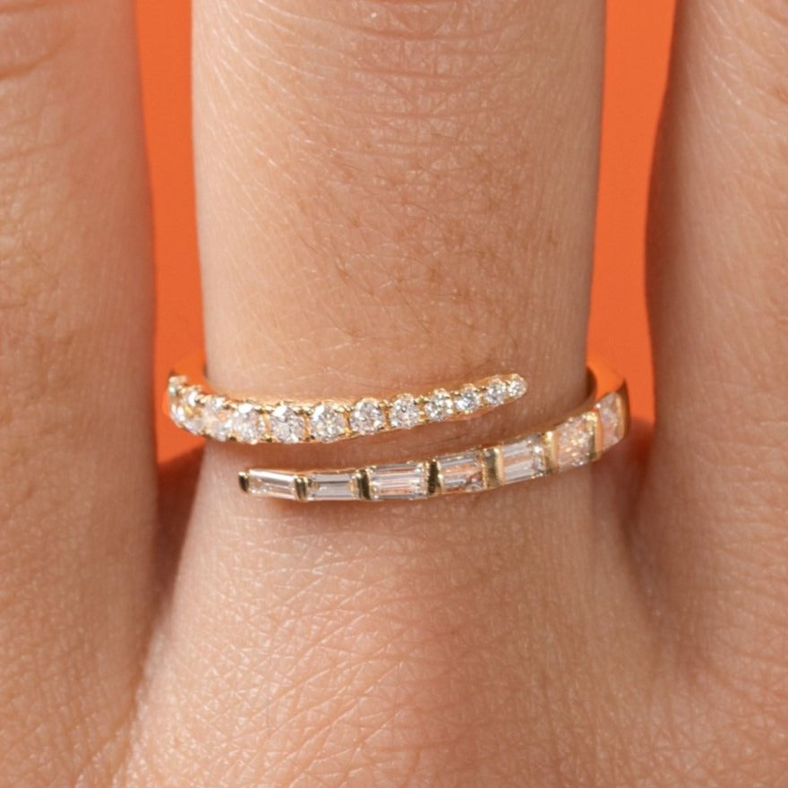 10k Mix Baguette and Round Diamond Ring