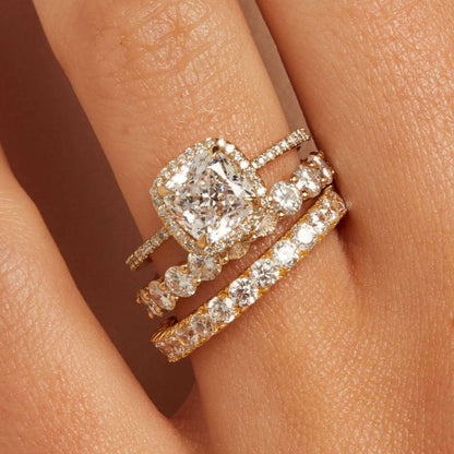 18K Cushion Cut Halo Diamond Engagement Ring