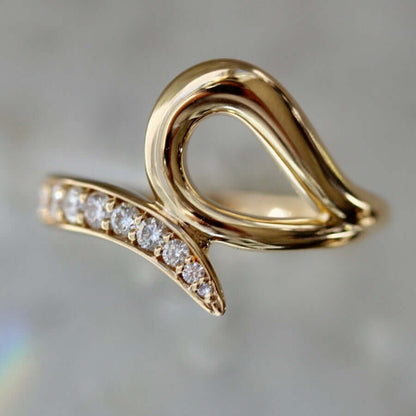 18K Gold Round Brilliant Cut Diamond Band