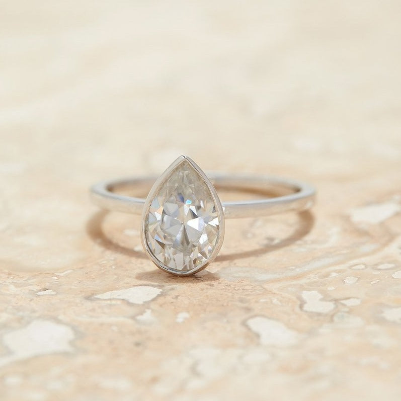 0.50-3.00 CT Pear Cut Solitaire Engagement Ring