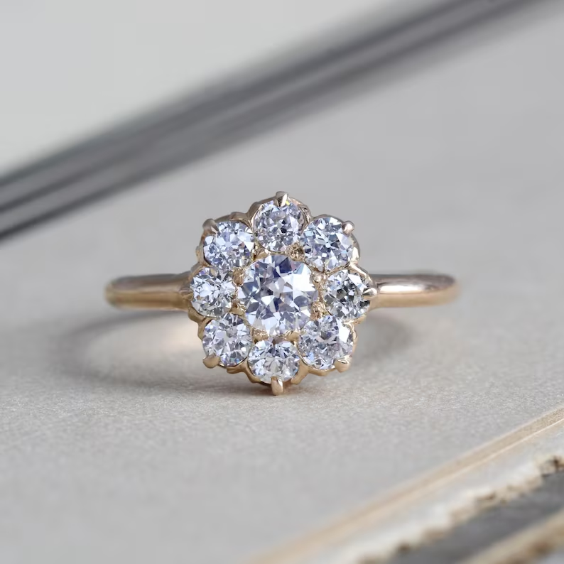 14K Round Cut Floral  Diamond Ring