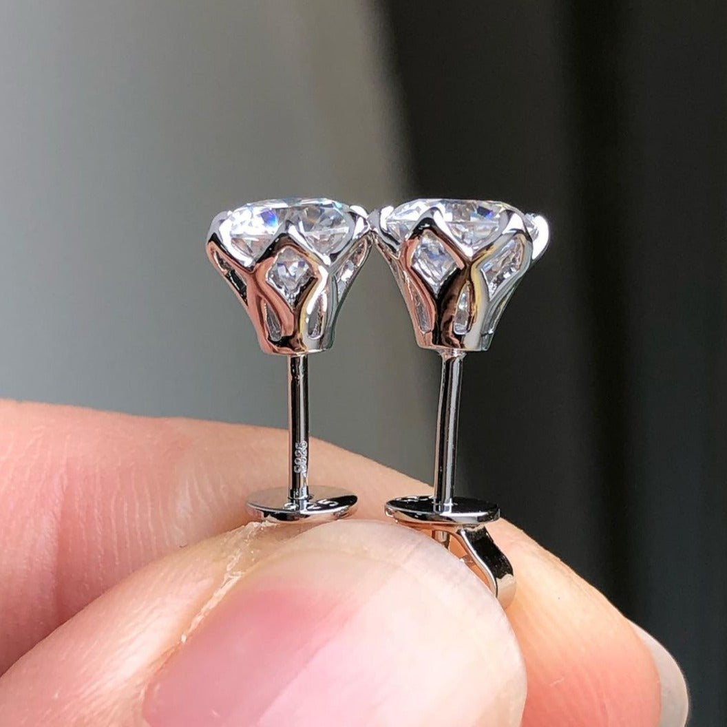 Minimalist Round Diamond Solitaire Stud Earrings