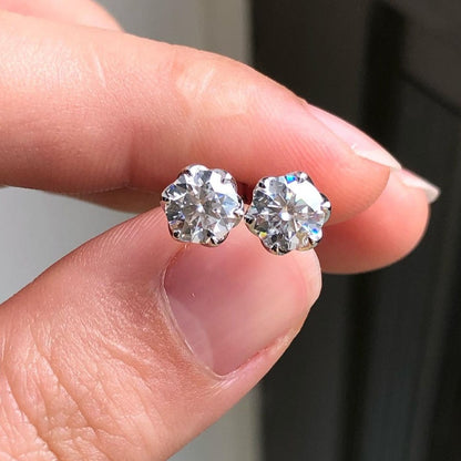 Minimalist Round Diamond Solitaire Stud Earrings