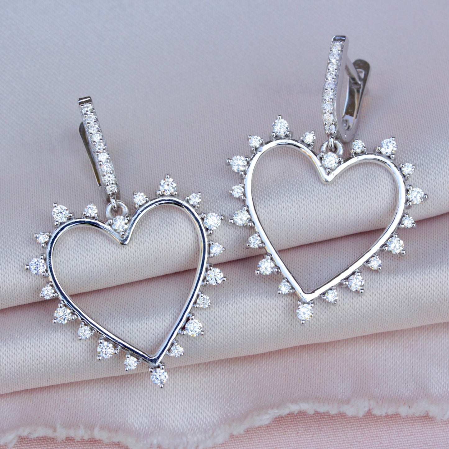 18K Heart Shaped Round Cut Diamond Hoop Earrings