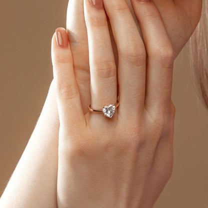 18K Heart Shaped Solitaire Pinched Diamond Ring