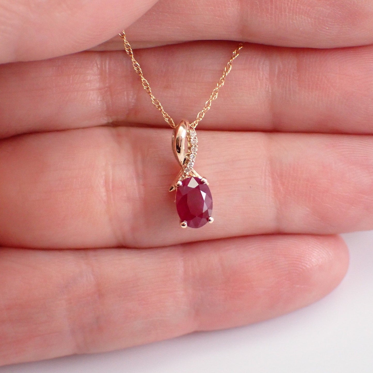 1.00 CT Oval Cut Gemstone Diamond Pendant Necklace