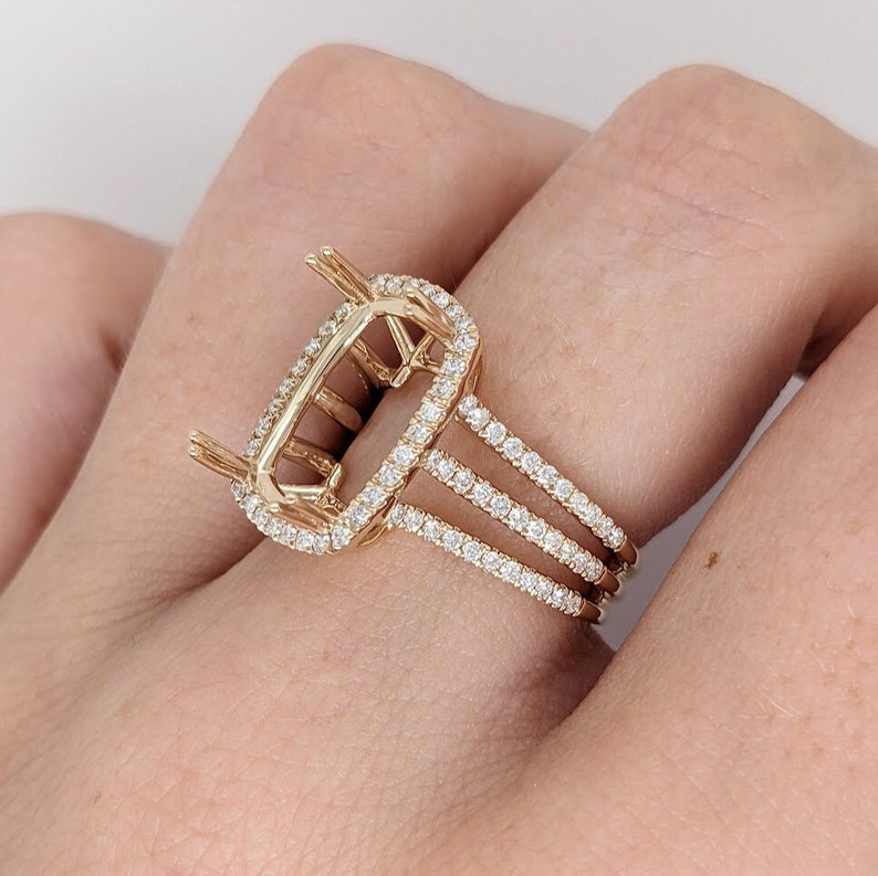 18k Elongated Cushion Shape Semi Mount Ring