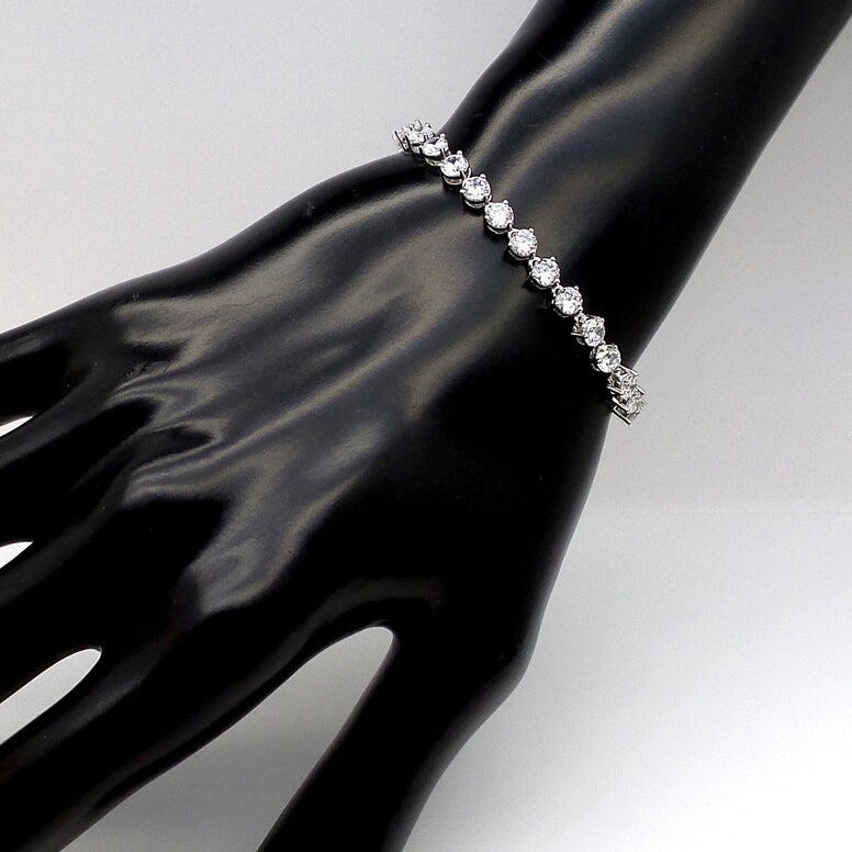 Three Prong  Lab Diamonds Tennis Bracelet