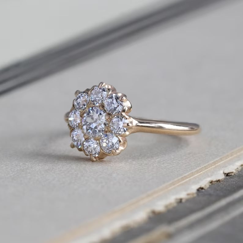 14K Round Cut Floral  Diamond Ring
