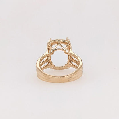 18k Elongated Cushion Shape Semi Mount Ring