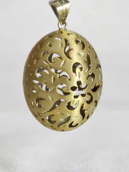 Beautiful Antique Oval Shaped Pendant