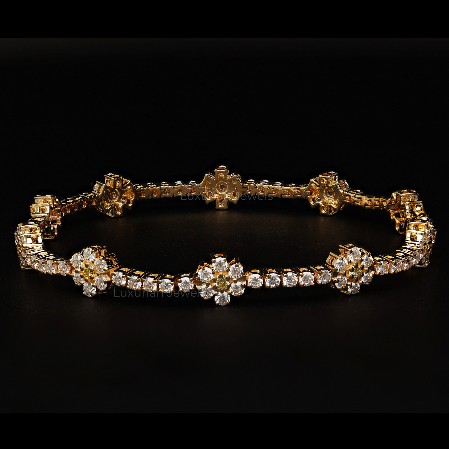 14K Classic Round Cut Diamond Daisy Flower Bracelet