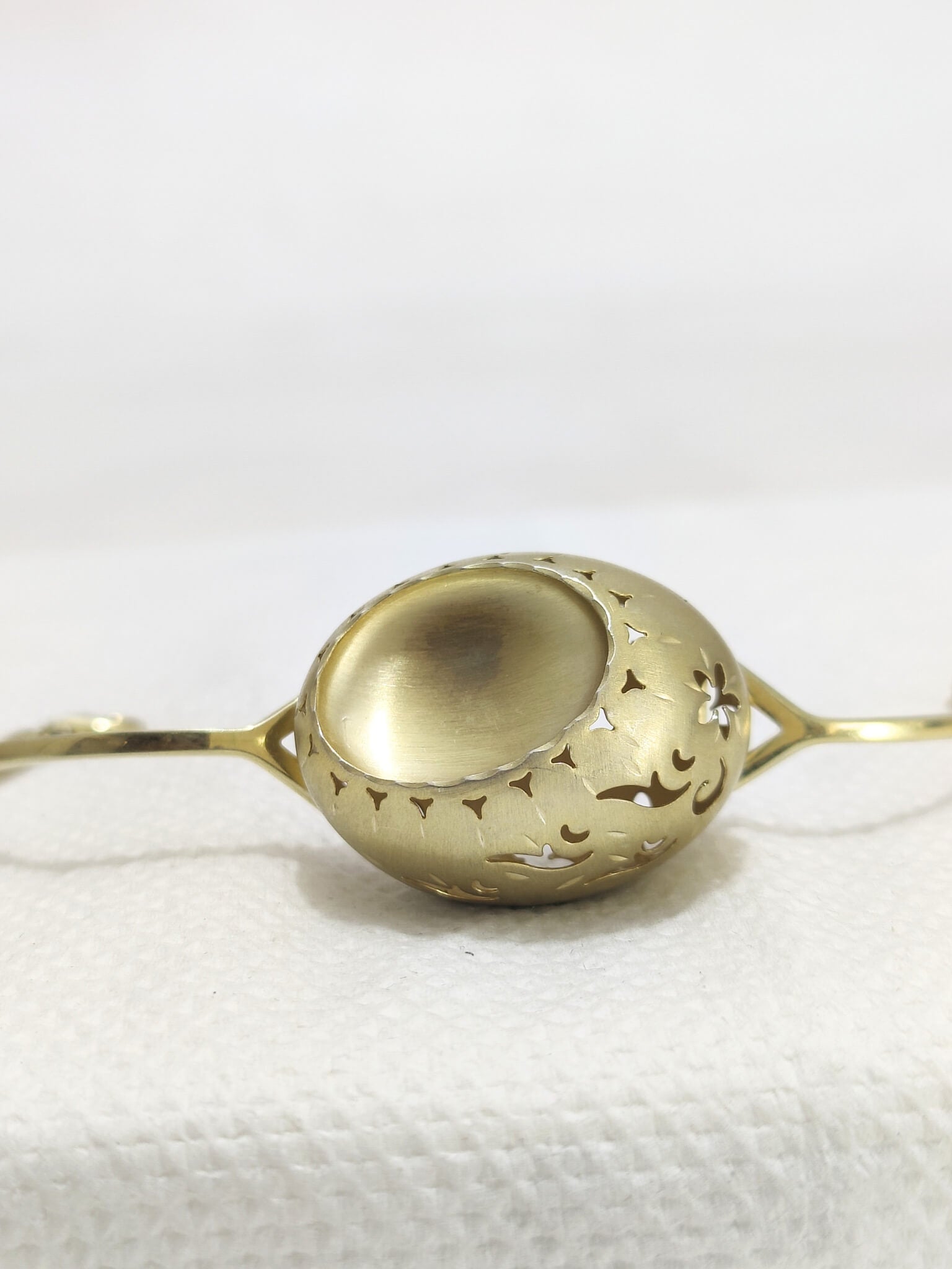 Oval Shape Antique Silver Bracelet For Her