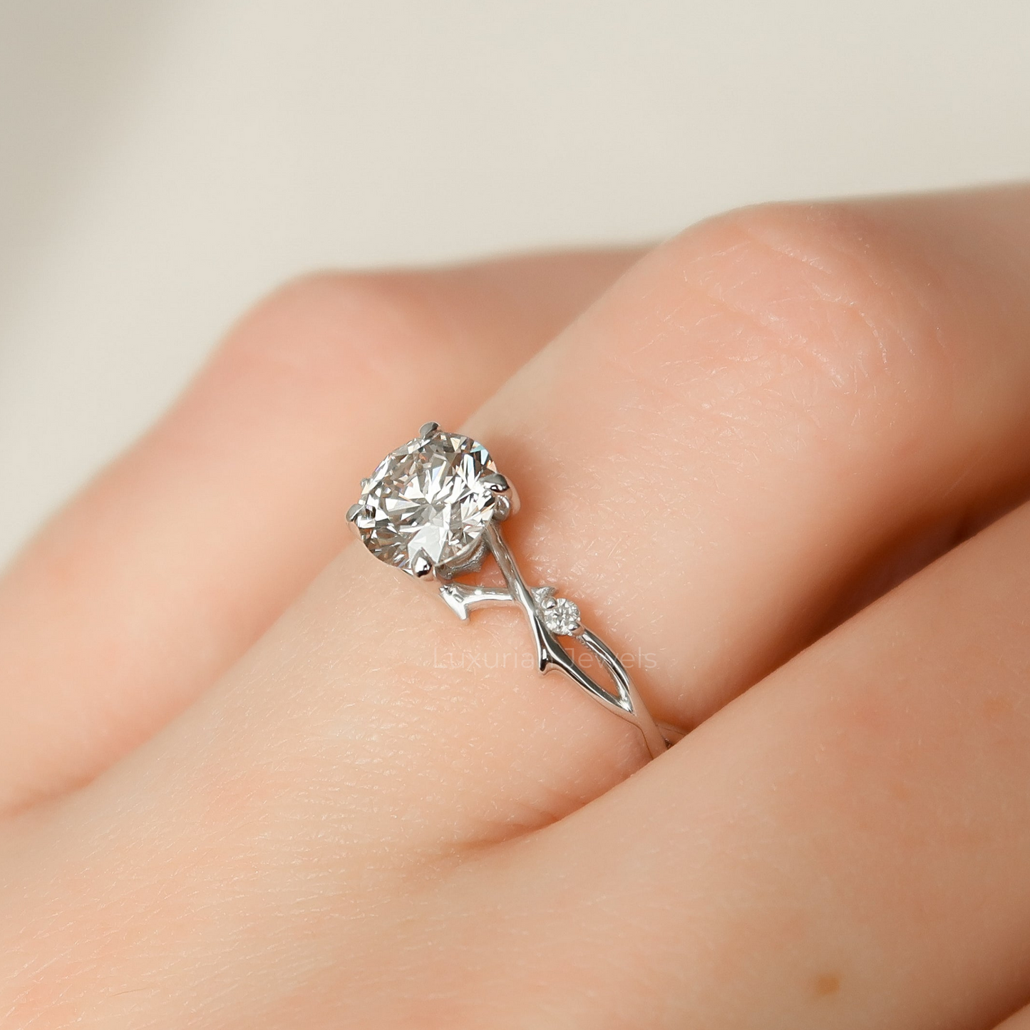 Nature Inspired Round Cut Diamond Engagement Ring