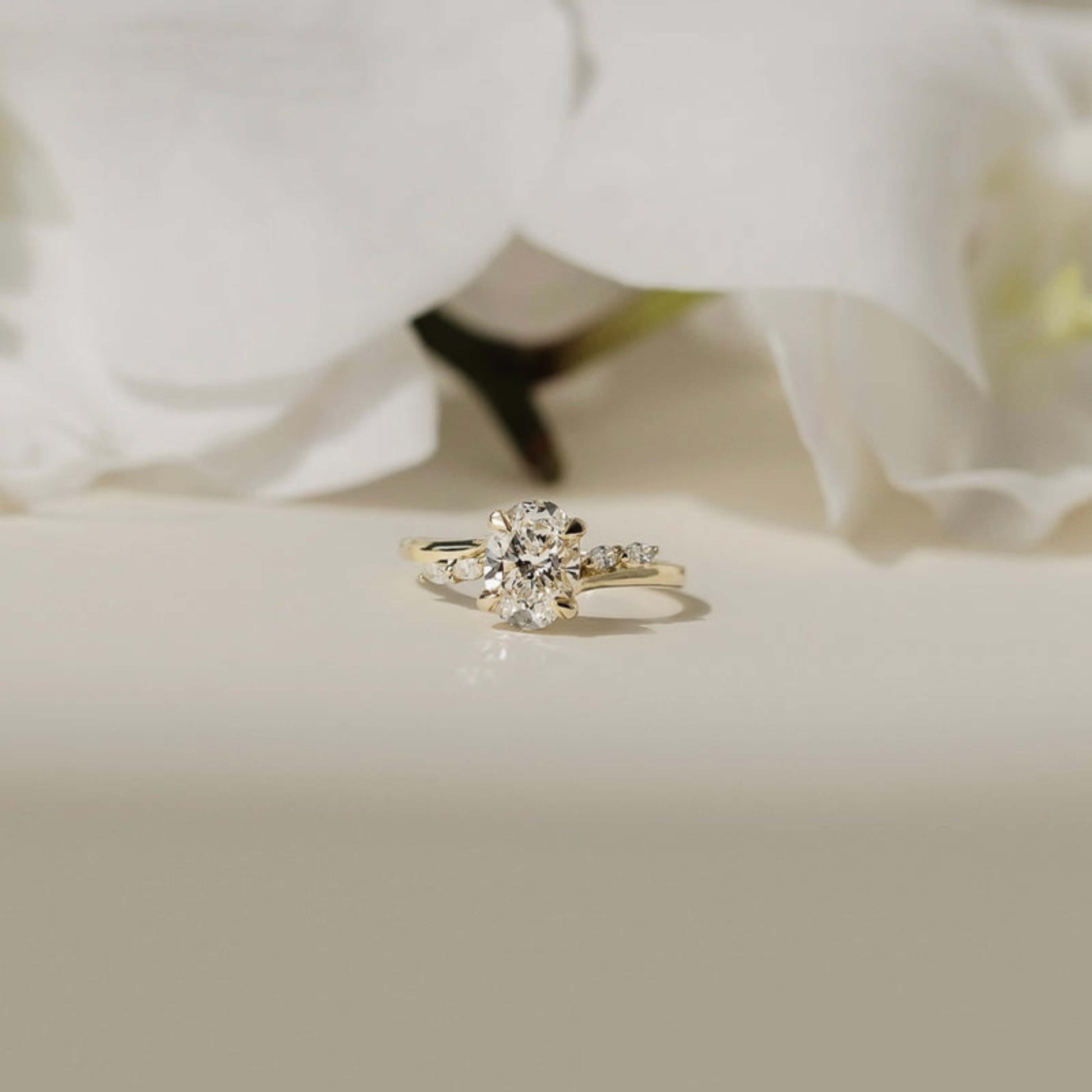 Brilliant Oval Cut Moissanite Wedding Ring