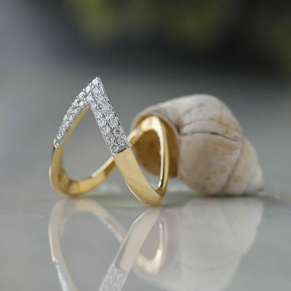 Diamond curved nesting wedding ring