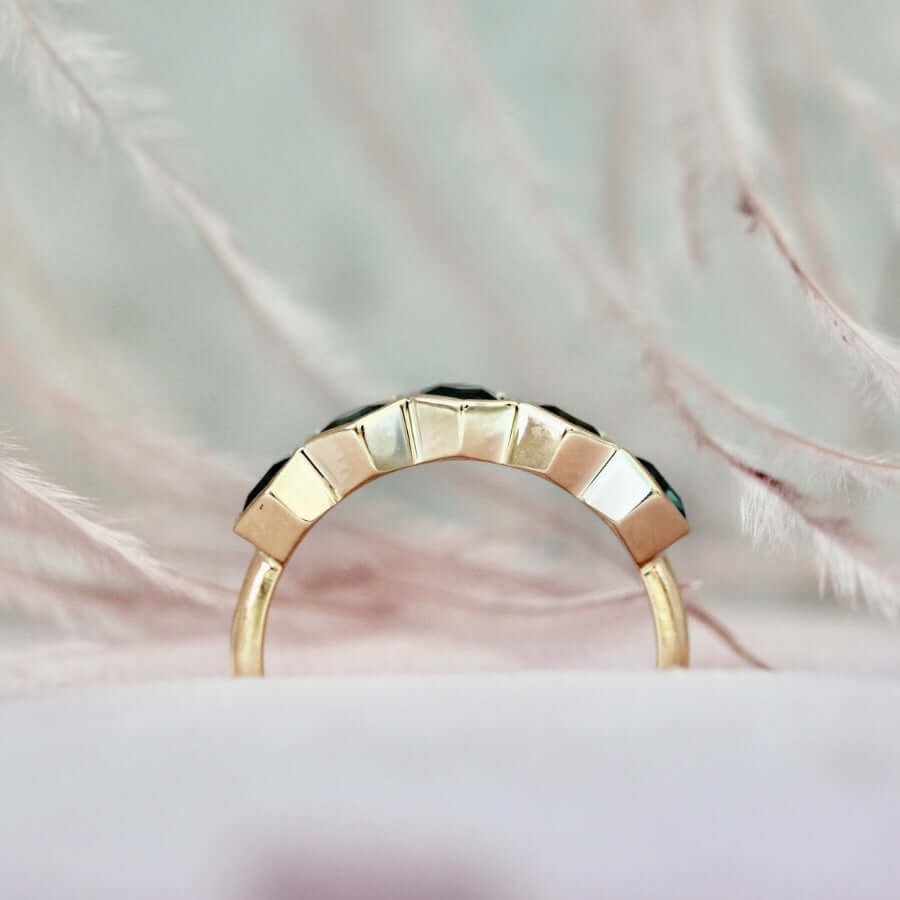 Elegant Women's Band Ring