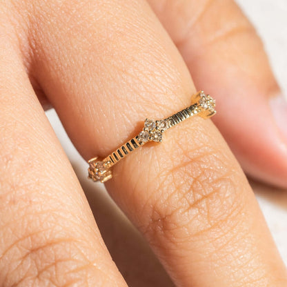 Gold Ribbed Diamond Band