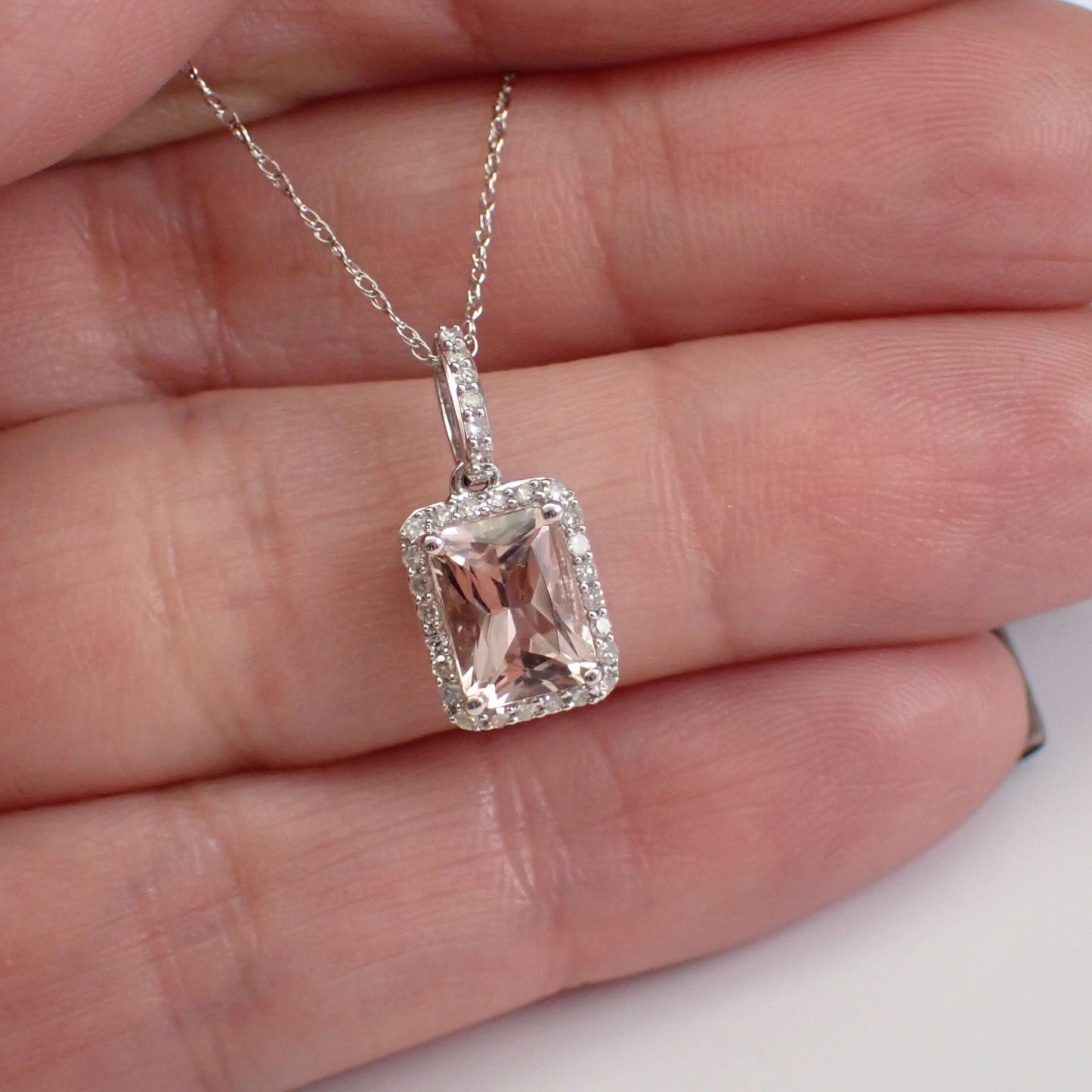 Halo Diamond Necklaces For Her