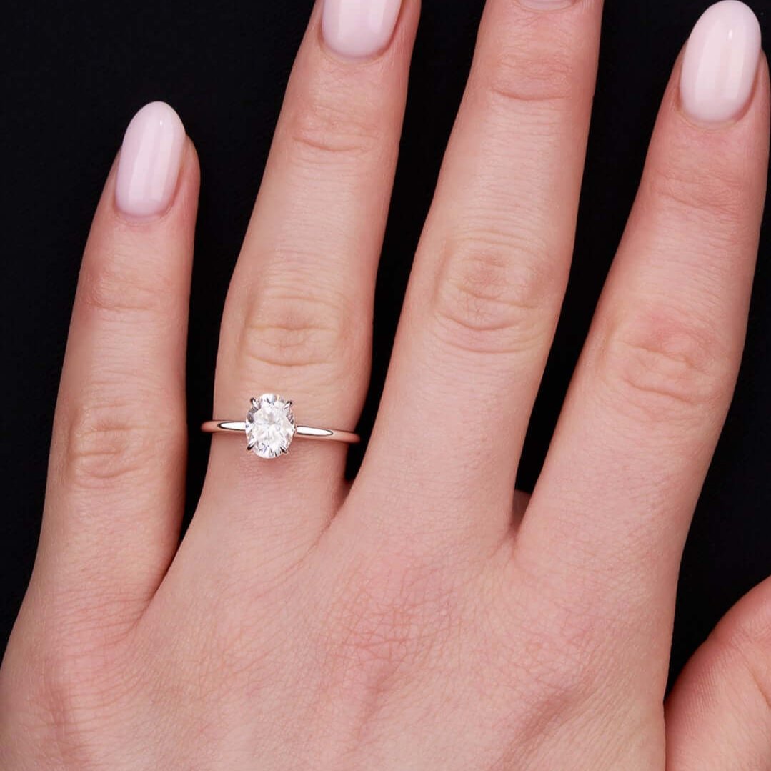 Oval Cut Moissanite Engagement Ring