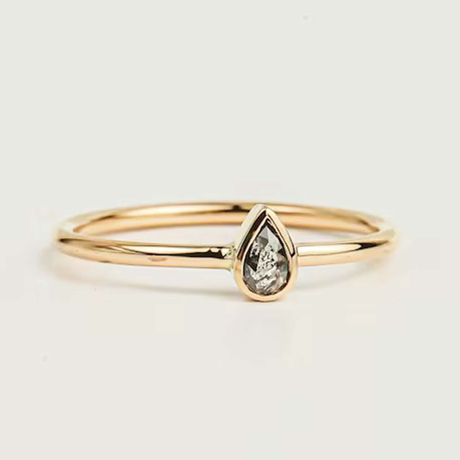 Pear shape diamond ring