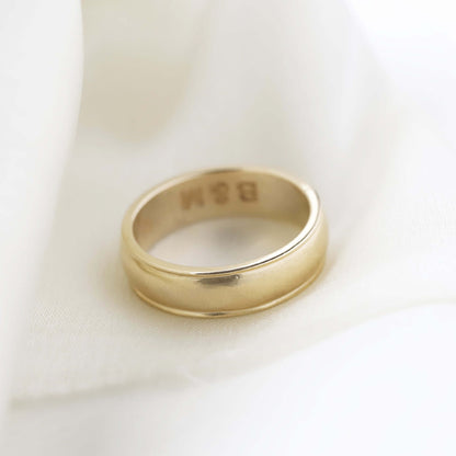 Personalized wedding band