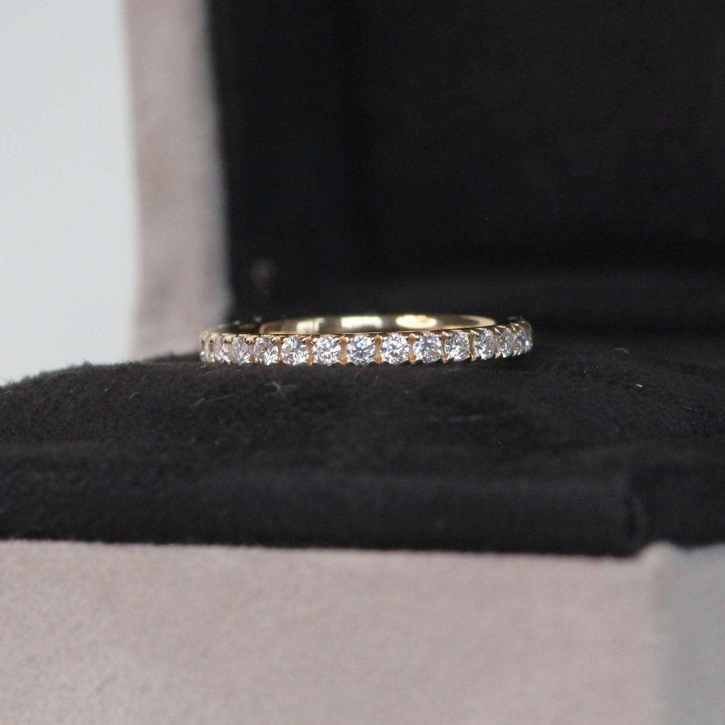 Round Cut Moissanite Wedding Ring