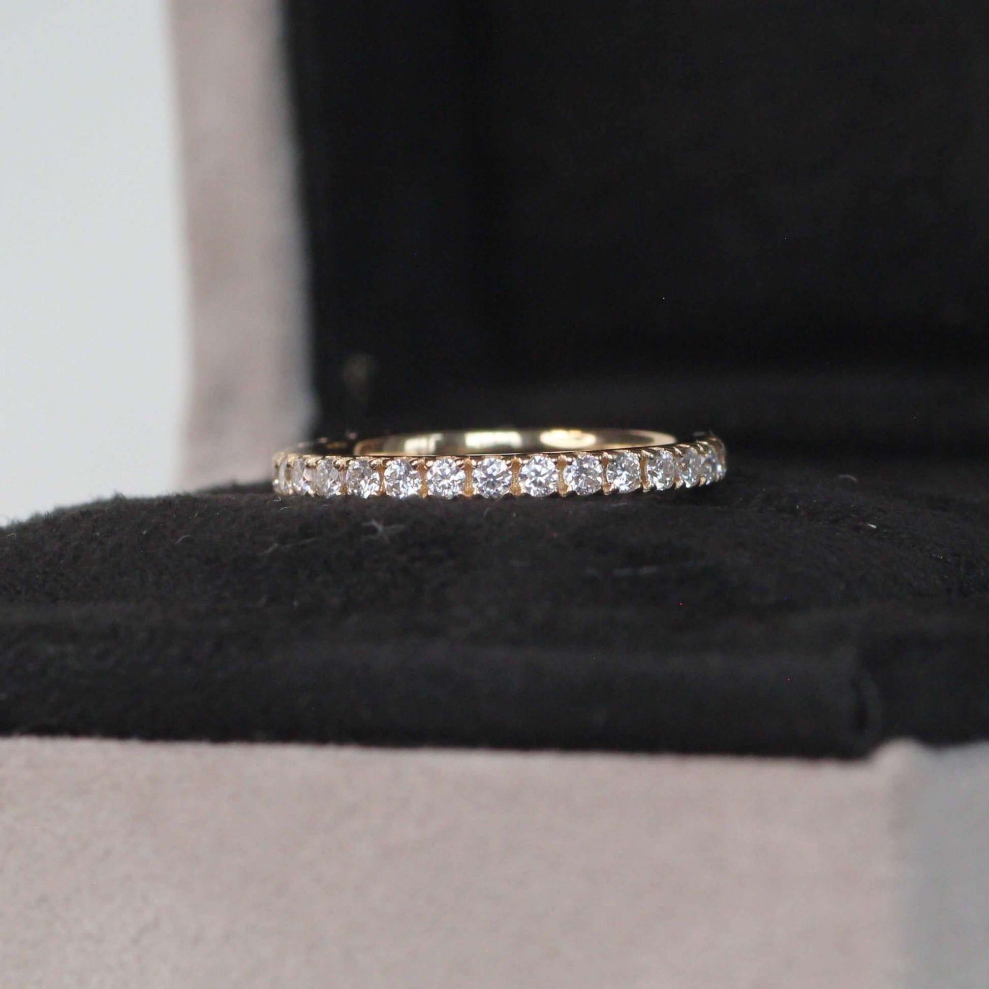 Round Cut Moissanite Wedding Ring